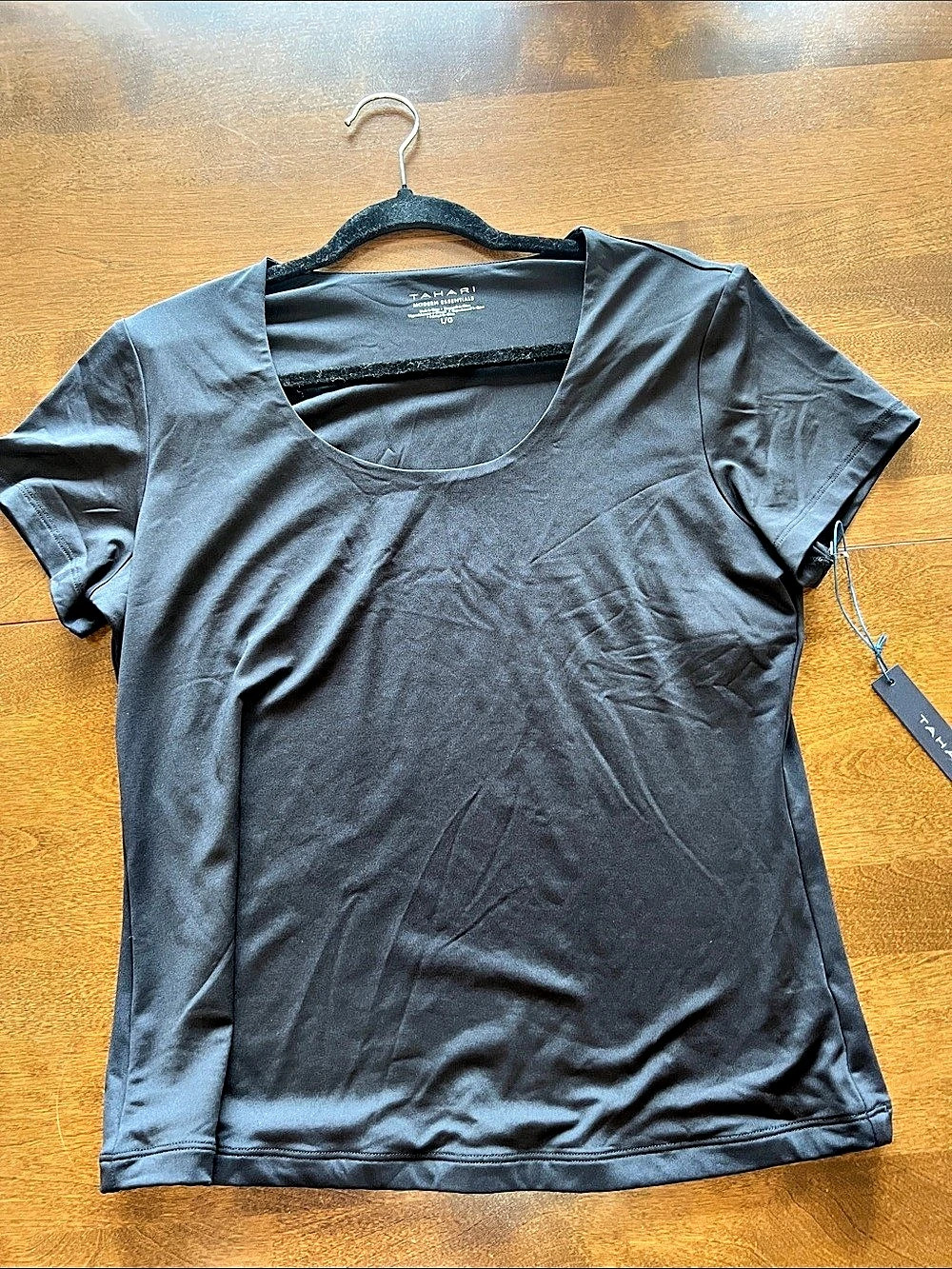 NWT Tahari Modern Essentials Short Sleeve Scoop Neck Top Short Sleeve Top Black